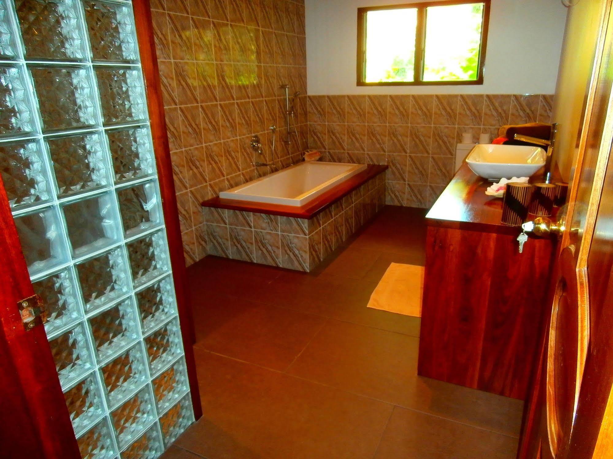 Korovesi Sunshine Villas Savusavu Eksteriør billede